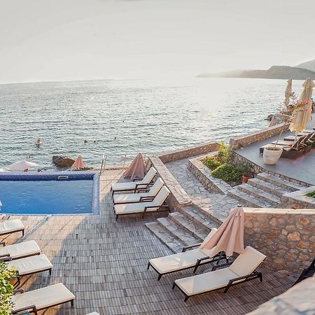 Love Live Hotel Sutomore Eksteriør billede