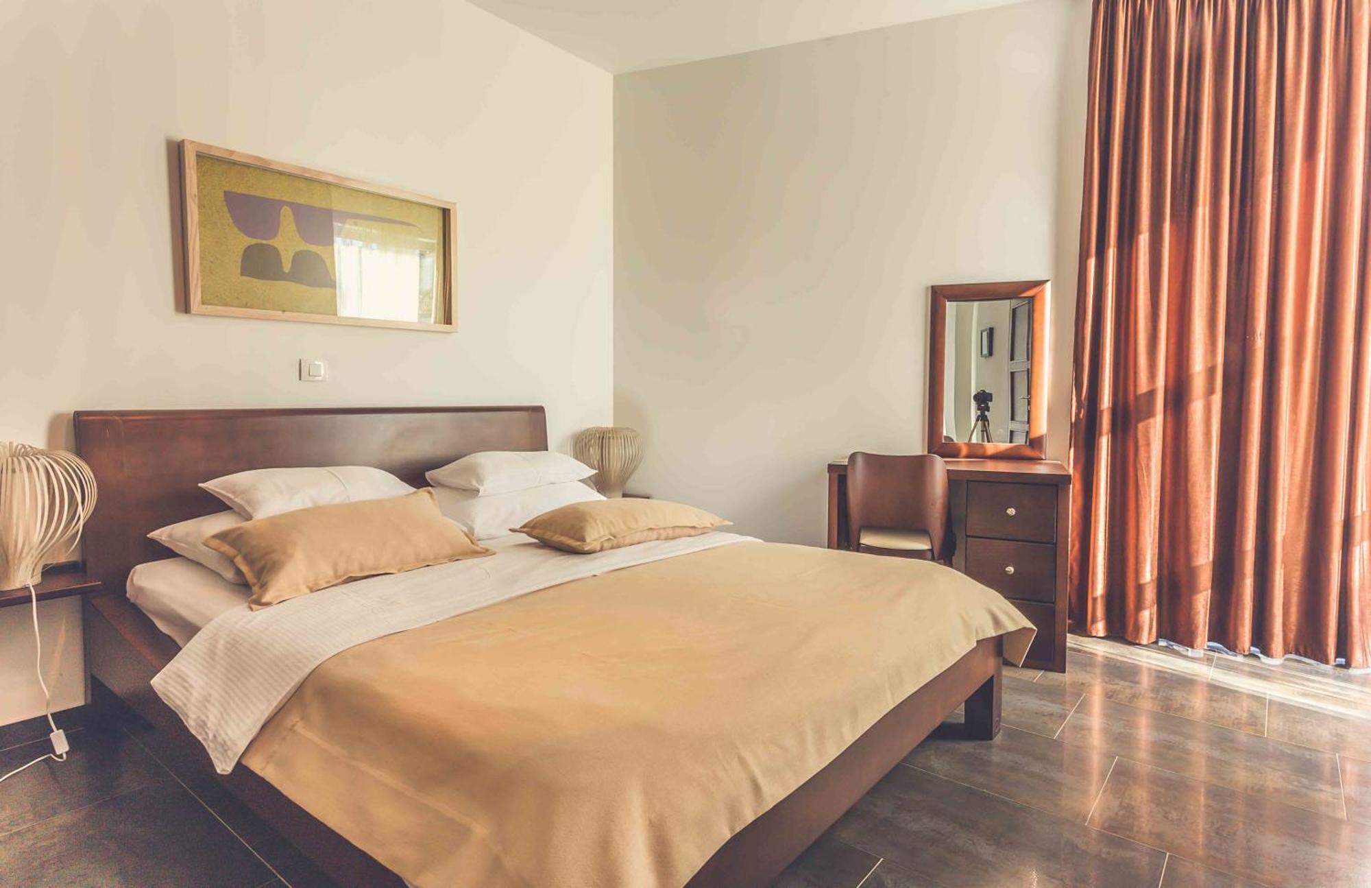 Love Live Hotel Sutomore Værelse billede