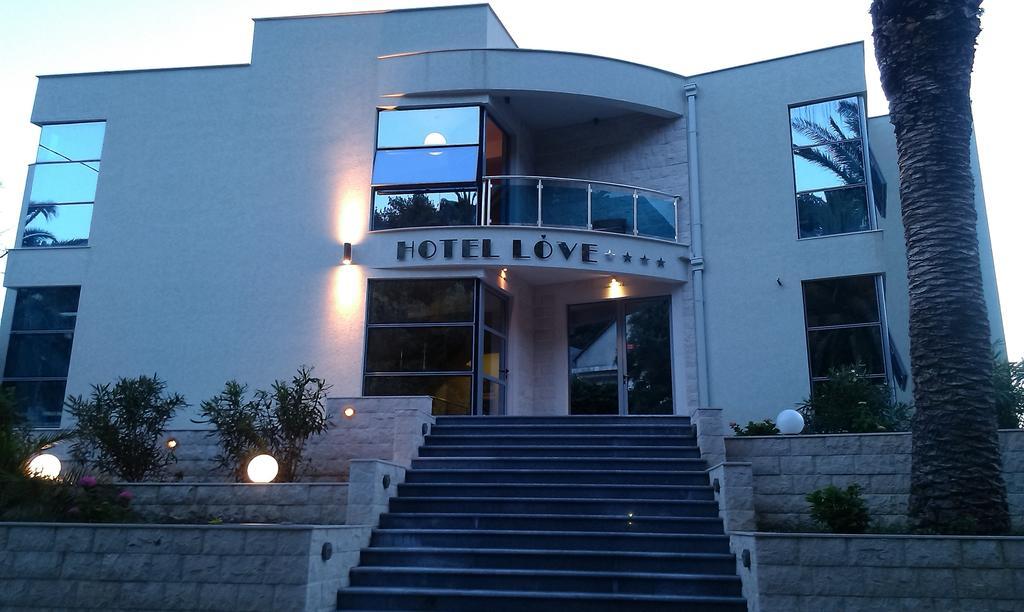 Love Live Hotel Sutomore Eksteriør billede