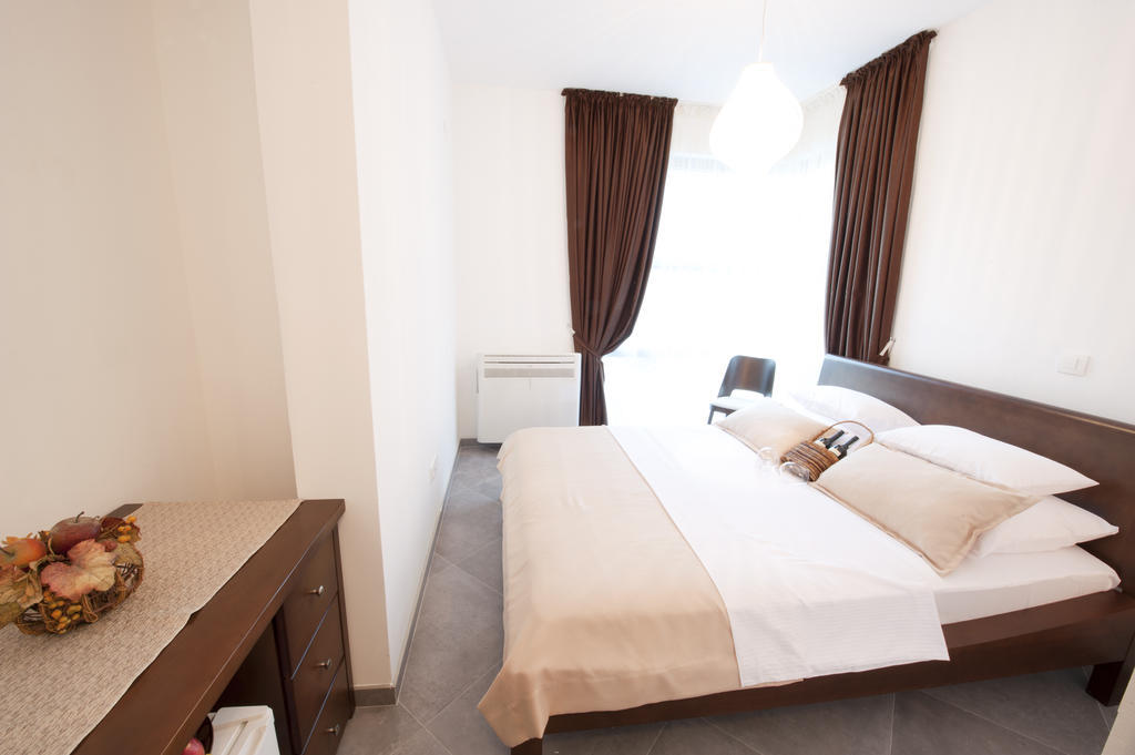 Love Live Hotel Sutomore Værelse billede