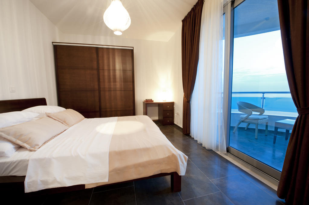 Love Live Hotel Sutomore Værelse billede