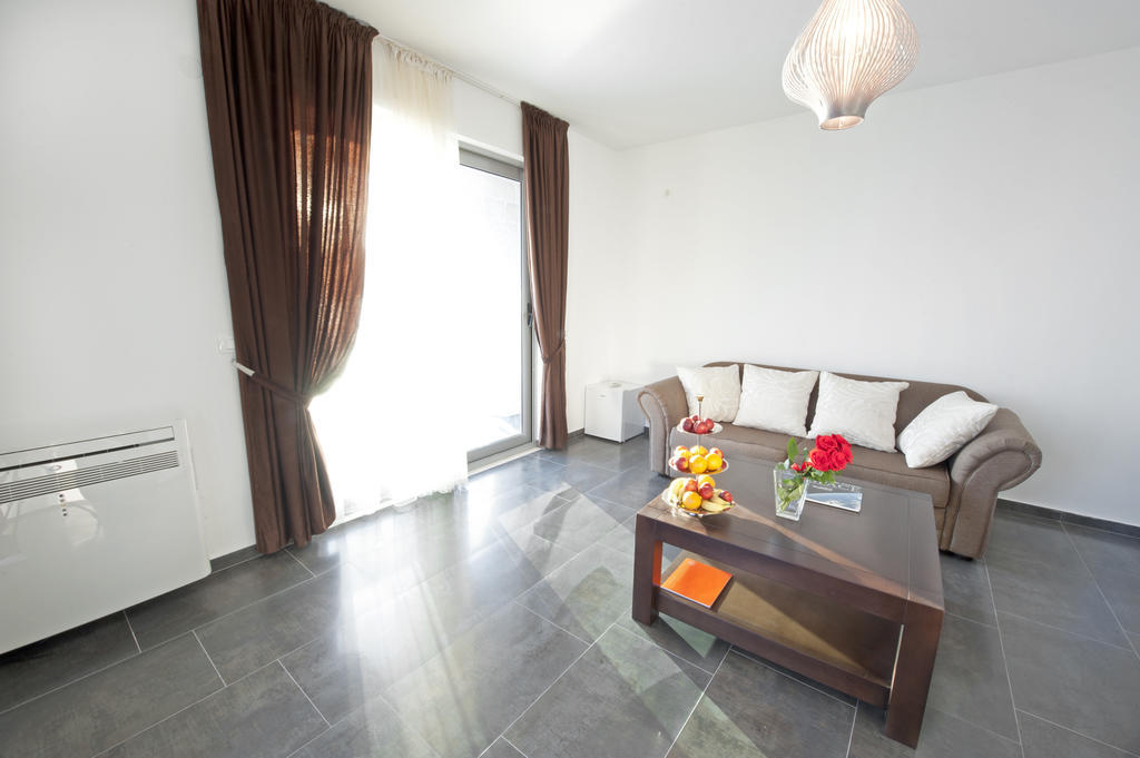 Love Live Hotel Sutomore Værelse billede
